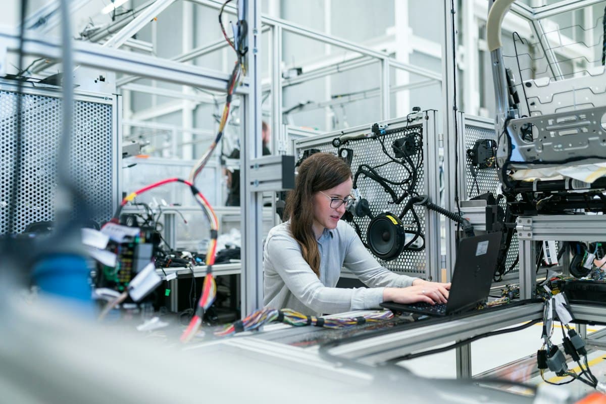 Smart Manufacturing Industrial IoT Telemetry and Robotics Production Dashboard